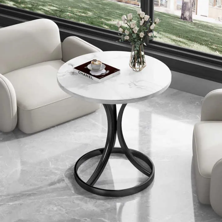 غرفة معيشة عصرية فاخرة أو تصميم خشبي مبتكر للشرفة الجانبية للأريكة طاولة بجانب السرير متحركة Luxury modern living room or creative wooden design for sofa side balcony movable bedside table