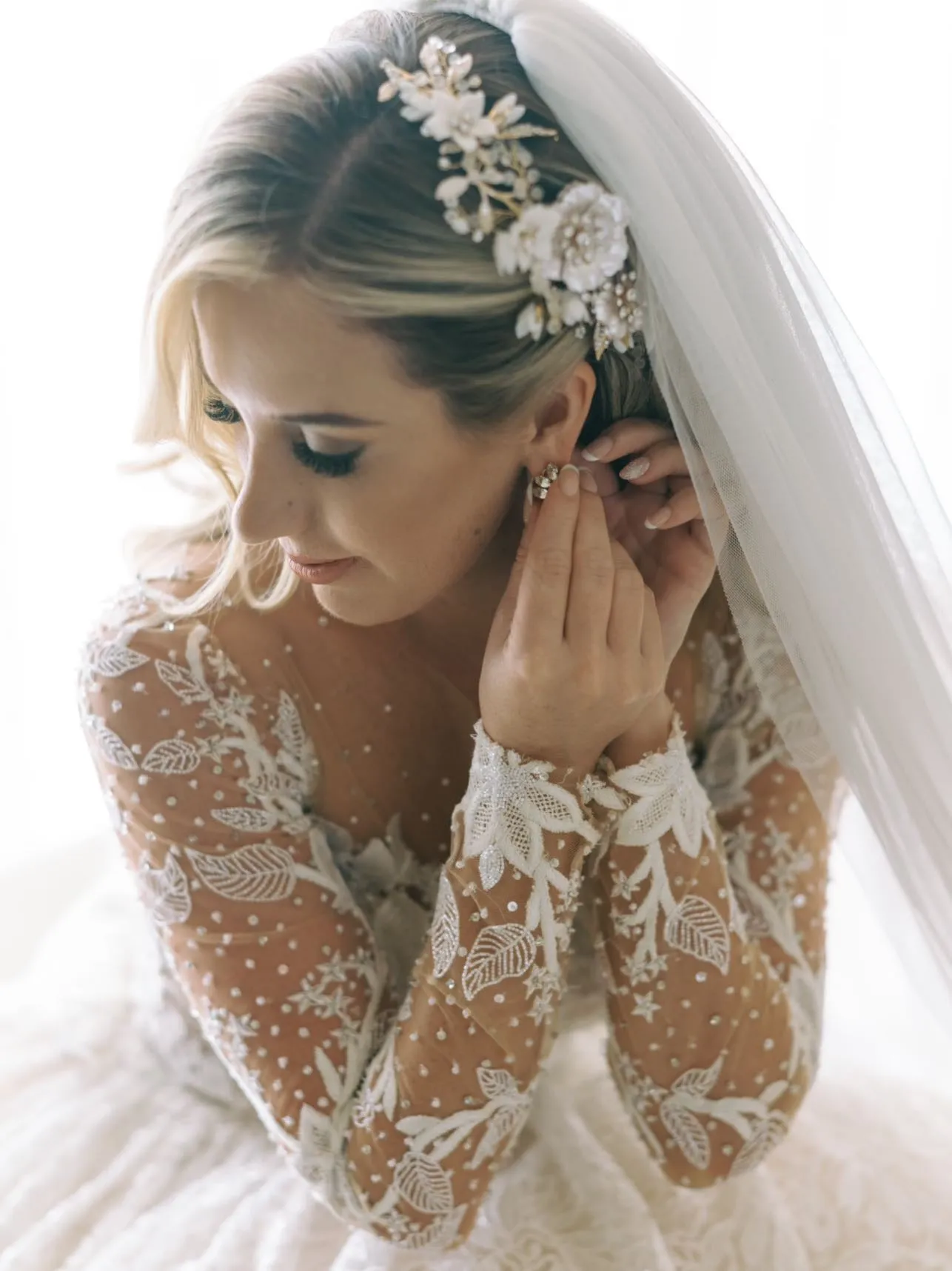 ADDISON Porcelain Floral and Crystal Bridal Headpiece Comb Set