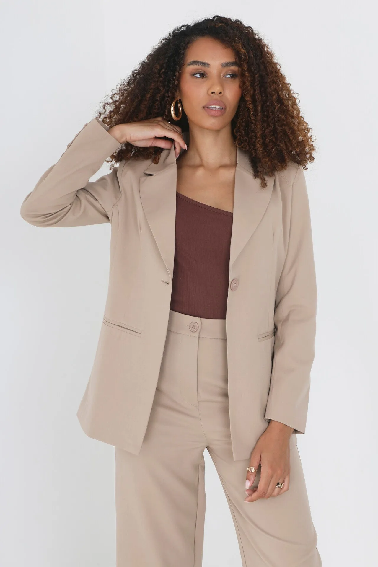 BEIGE BUTTON FASTENED LONG SLEEVE TAILORED BLAZER