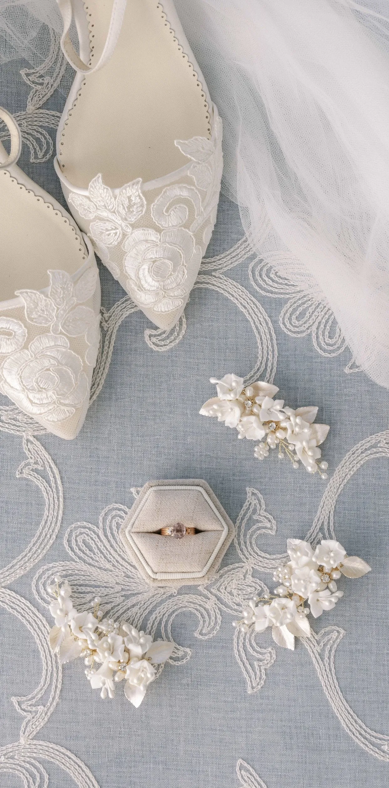 CODY Porcelain Blossoms and Gilded Leaves Hair Clip Set