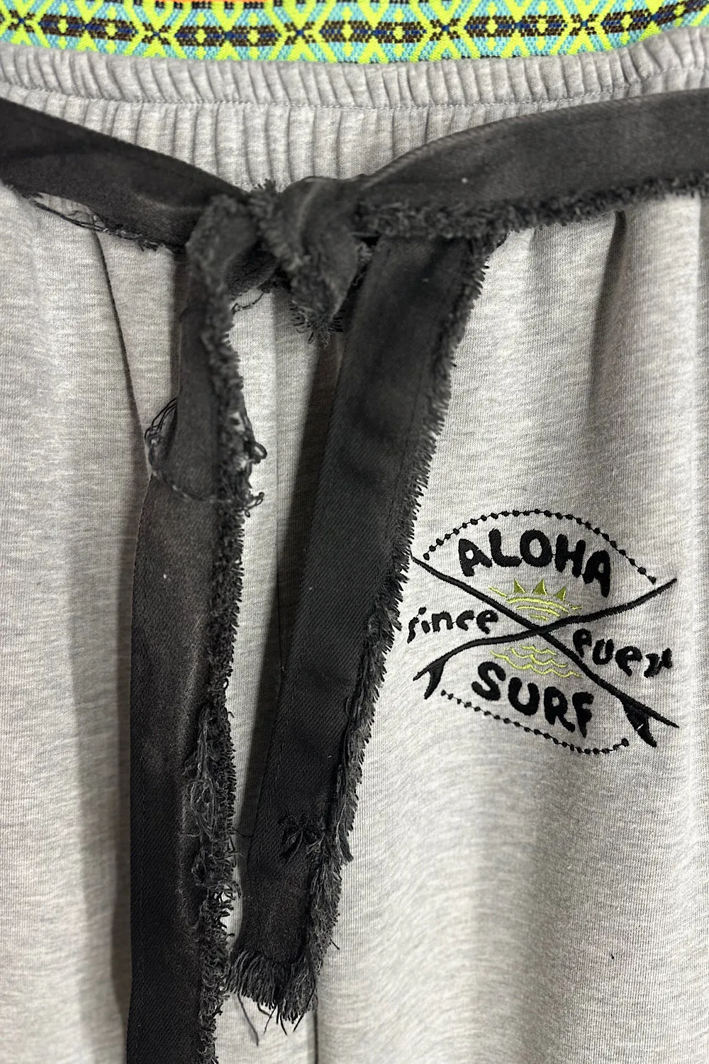 D ISLAND ALOHA JOGGERS PANTS