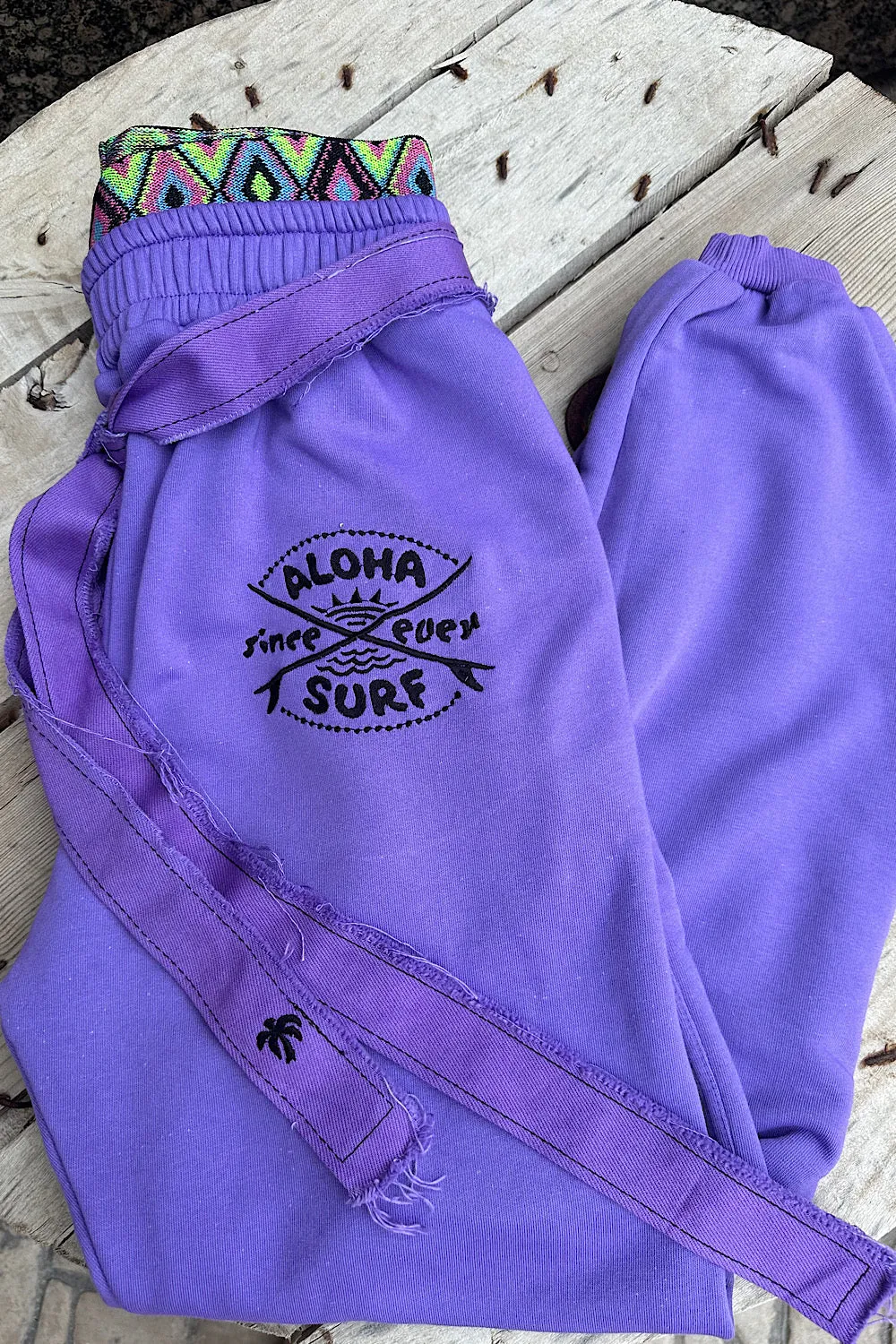 D ISLAND ALOHA JOGGERS PANTS