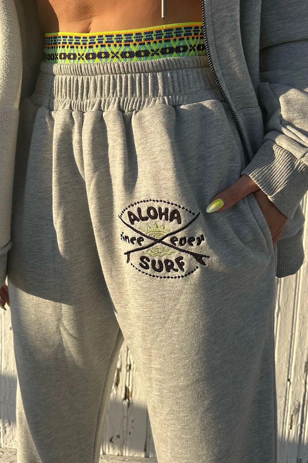 D ISLAND ALOHA JOGGERS PANTS