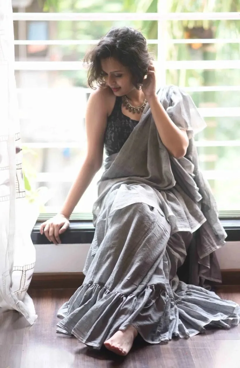 Grey Shade Swirl Pattern Saree
